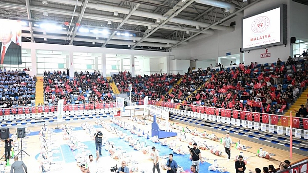 Malatya Büyükşehir'den okullara spor malzemesi desteği