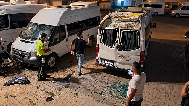 Malatya Çevreyolunda feci kaza: Kontrolden çıkan otomobil otoparka uçtu!