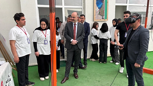 Malatya'da 4006 TÜBİTAK Bilim Fuarı açıldı