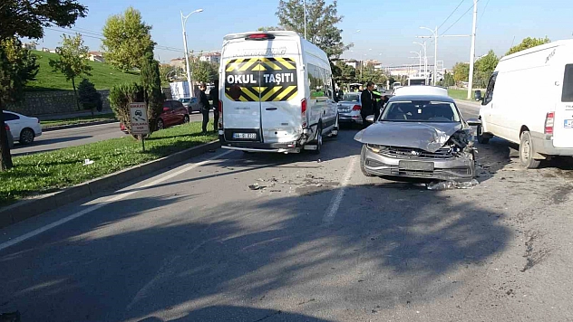 Malatya Çevre Yolu'nda 6 araç birbirine girdi: 3 yaralı