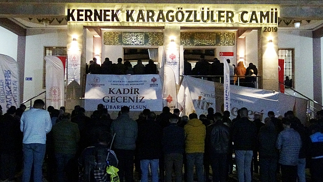Malatya'da 7'den 70'e Vatandaş Kadir Gecesi'ni İdrak Etti