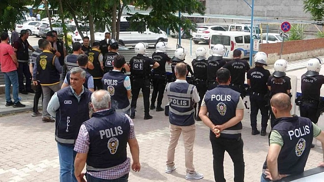 Adliyenin önü karıştı