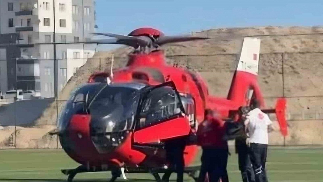 Malatya'da rahatsızlanan hasta ambulans helikopterle hastaneye sevk edildi