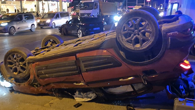 Malatya'da iki araç birbirine girdi: 2 Yaralı