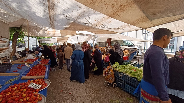 Malatya'da bayram pazarı 'Gezmelik' oldu