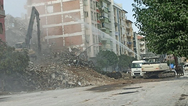 Bin 928 hasarlı ev yıkıldı
