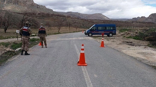 Bir mahalle ve mezra karantinaya alındı