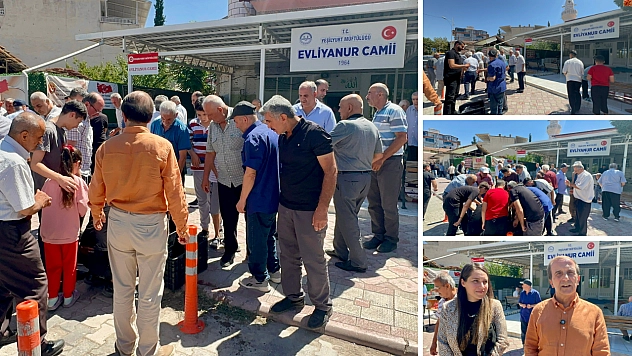 Malatya'da camiye gelen çocuklara sürpriz ikram