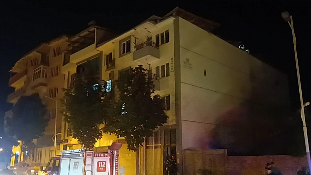 Malatya'da çatı çöktü: Vatandaş deprem oldu sandı....