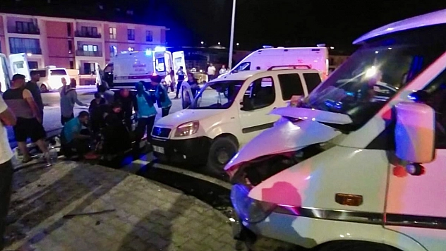 Malatya'da çekici ile hafif ticari araç çarpıştı: 5 yaralı