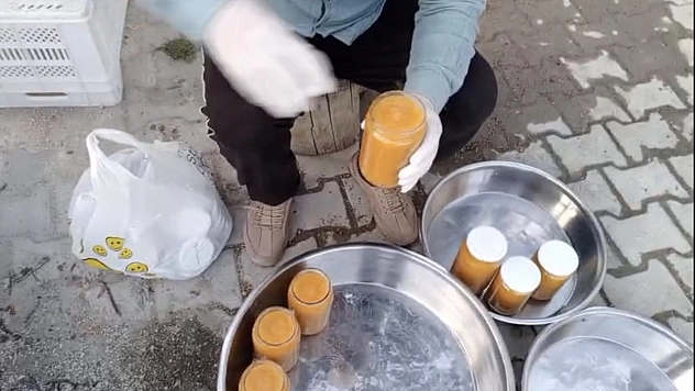 Malatya'da dağlardan toplanıyor, kış sofraları için saatlerce kaynatılıyor!