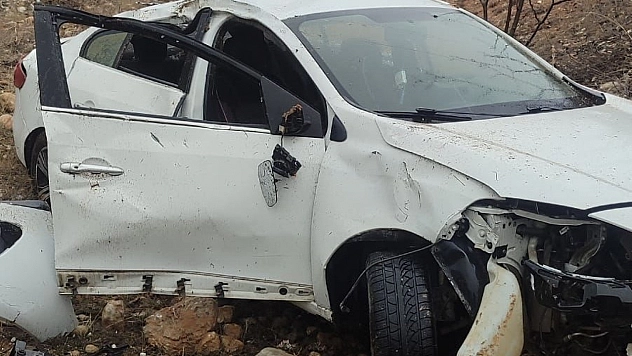 Malatya'da direksiyon hakimiyetini kaybeden sürücü şarampole yuvarlandı