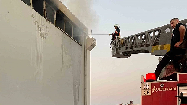 Malatya'da fabrika yangını paniğe neden oldu! İtfaiye ekipleri hızla müdahale etti