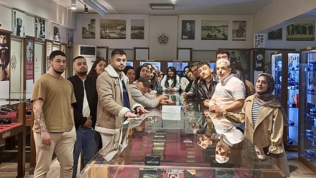 Malatya'da fotoğraf kursiyerlerine Müze'de tarih yolculuğu