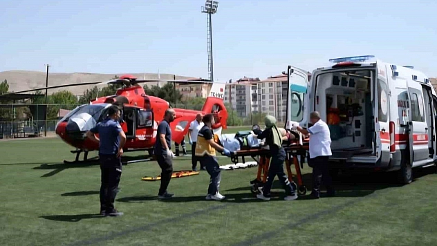Malatya'da Aniden Rahatsızlanan 19 Yaşındaki Gence Hava Ambulansı Yetişti