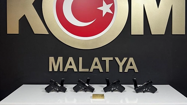 Malatya'da hem evleri hem araçları silah deposuna çevirmişler!