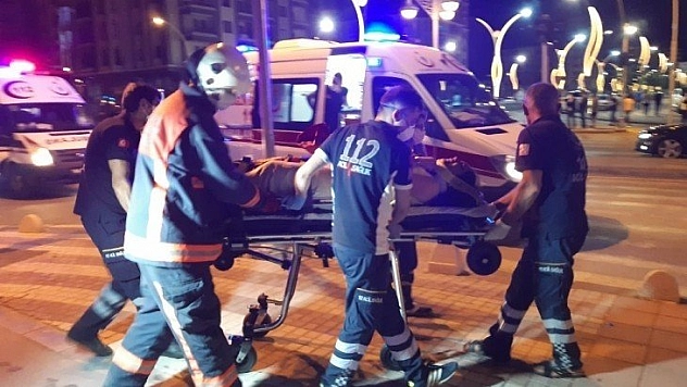 İki otomobil çarpıştı:4 yaralı