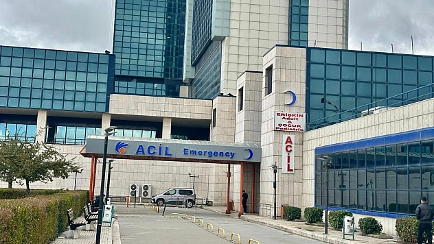 Genç kız üniversite yurdunda intihara kalkıştı: Hastaneye zor yetiştirildi...