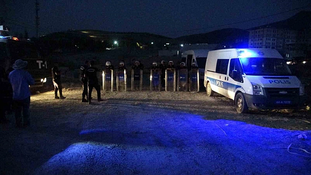 TOKİ şantiyesinde yine gerginlik: Konteynerleri ateşe verdiler