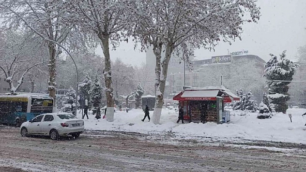 Kar etkisini sürdürüyor