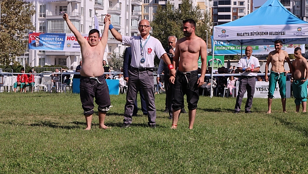 Malatya'da Karakucak Güreşleri Coşkusuyla Başladı