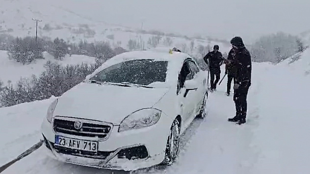 Kar yolları kapatmıştı: 74 yaşındaki hasta için seferberlik!