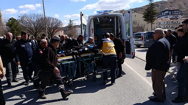 Malatya'da karşıdan karşıya geçmeye çalışan yaşlı kadına otomobil çarptı