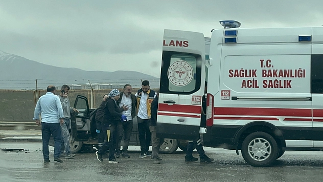 Malatya'da Kavşak Faciası: İki Araç Çarpıştı, 1 Yaralı!