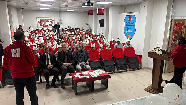 Malatya'da Kızılay'dan öğrencilere eğitim