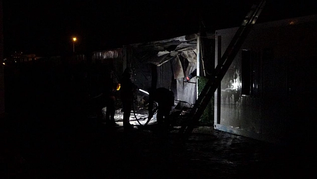 Malatya'da konteyner kentte yangın paniği: Aile son anda kurtuldu!