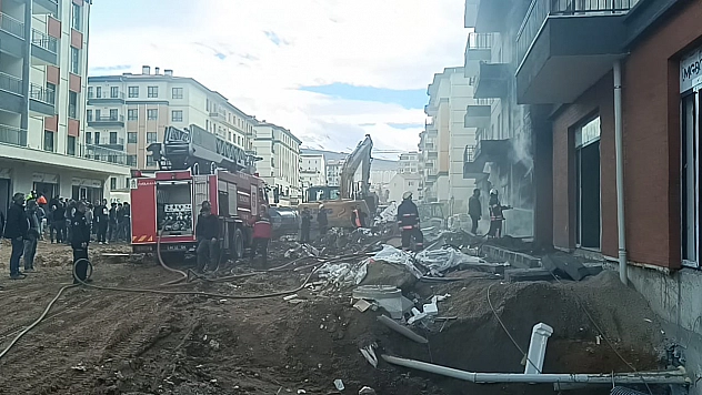 Malatya'da Korkutan Yangın! Alevler Göğe Yükseldi