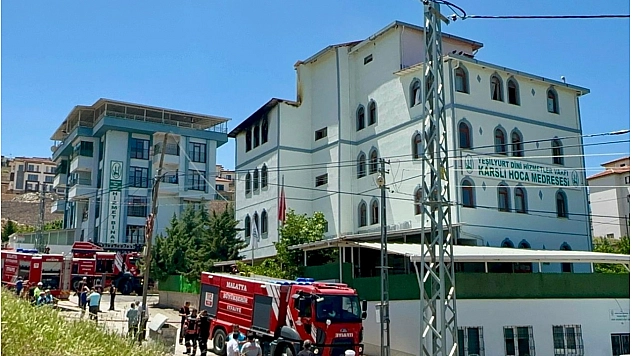 Malatya'da medrese yangını: 50 öğrenci tahliye edildi
