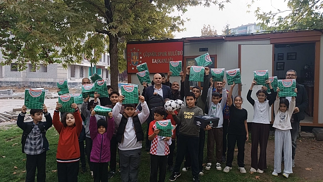 Malatya'da minik ressamlara Cumhuriyet Bayramı ödülü