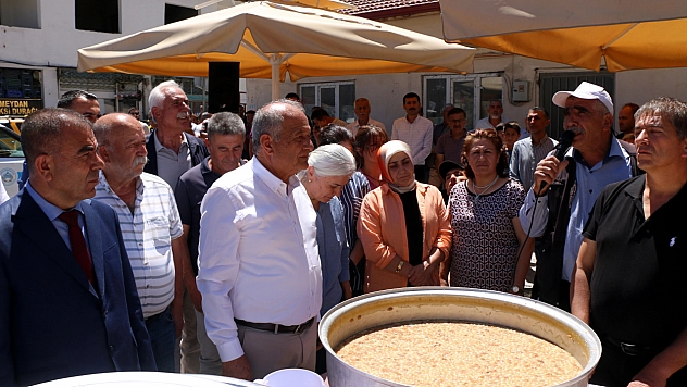 Malatya'da Muharrem Ayı dolayısıyla aşure ikram edildi