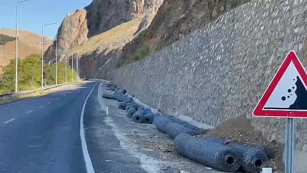 Malatya'da O İlçenin Yolu Başka Ülkenin Yoluymuş Gibi Mİ Davranılıyor?