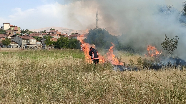 Malatya'da otluk alanda çıkan yangın söndürüldü
