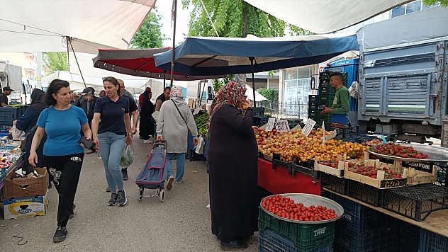 Malatya'da yaz öncesi pazar tezgahları: Hangi ürün kaç lira?