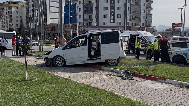 Malatya'da peş peşe iki kaza: 5 kişi yaralandı