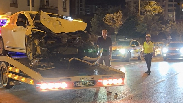 Malatya'da pikap ile otomobil çarpıştı: Yaralılar var...
