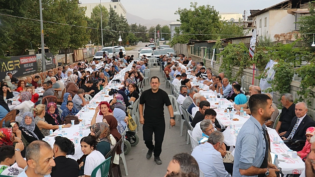 Malatya'da Pilav Şenliği Coşkusu: 3 Bin Kişiye Yöresel Lezzet İkram Edildi