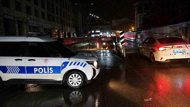 Malatya'da yağış trafiği vurdu! Altgeçit ulaşıma kapatıldı