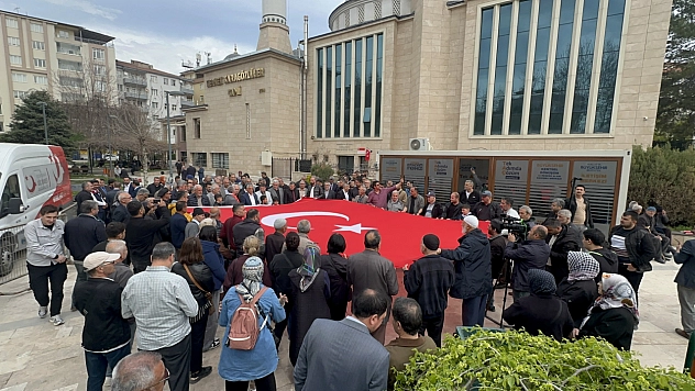 Malatya'da saldırıda hayatını kaybedenler için saf tutuldu!