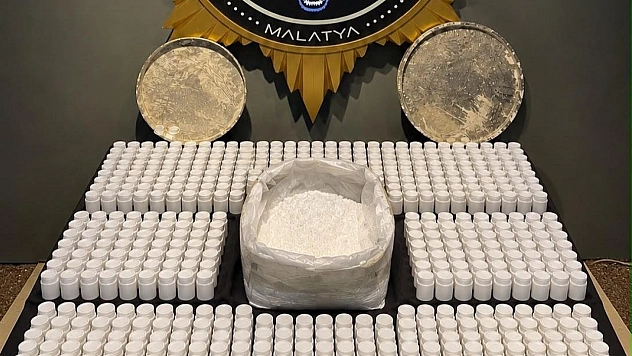 Malatya'da sokak satıcılarına operasyon: 18 bin 500 tane ele geçirildi