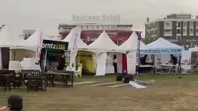 Malatya'da fırtına etkili oldu! Çadırlar uçtu