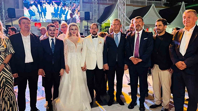 Malatya'da siyaset dünyasını buluşturan düğün