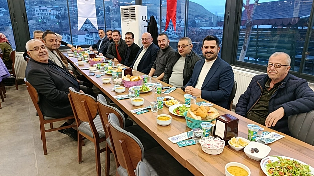 Malatya'da siyasi partiler iftar sofrasında buluştu