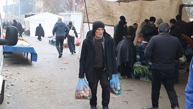 Malatya'da soğuk hava semt pazarlarını vurdu!