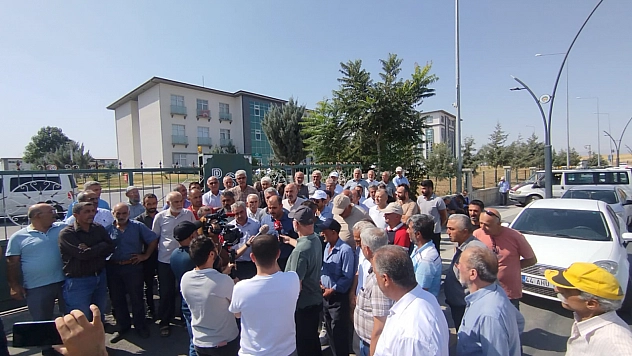 Malatya'da sulama krizi büyüyor! Çiftçilerden DSİ önünde protesto