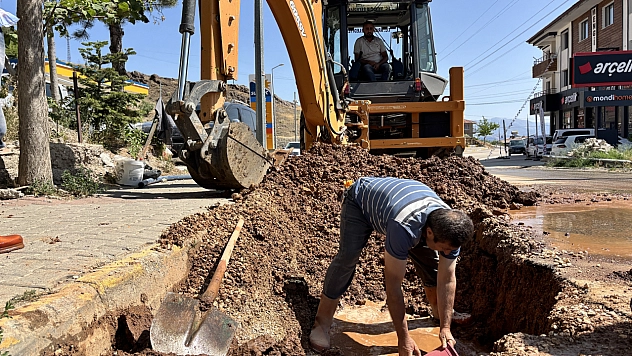 Malatya'da tarım için sulama hatları onarılıyor!