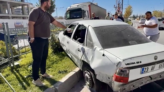 Malatya'da tehlikeli anlar: Araca kaza yaptırıp kaçtı!